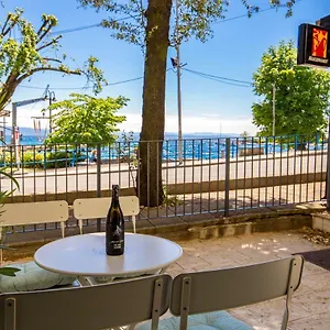 https://rika-apartments-on-the-seaside.in-istria.net